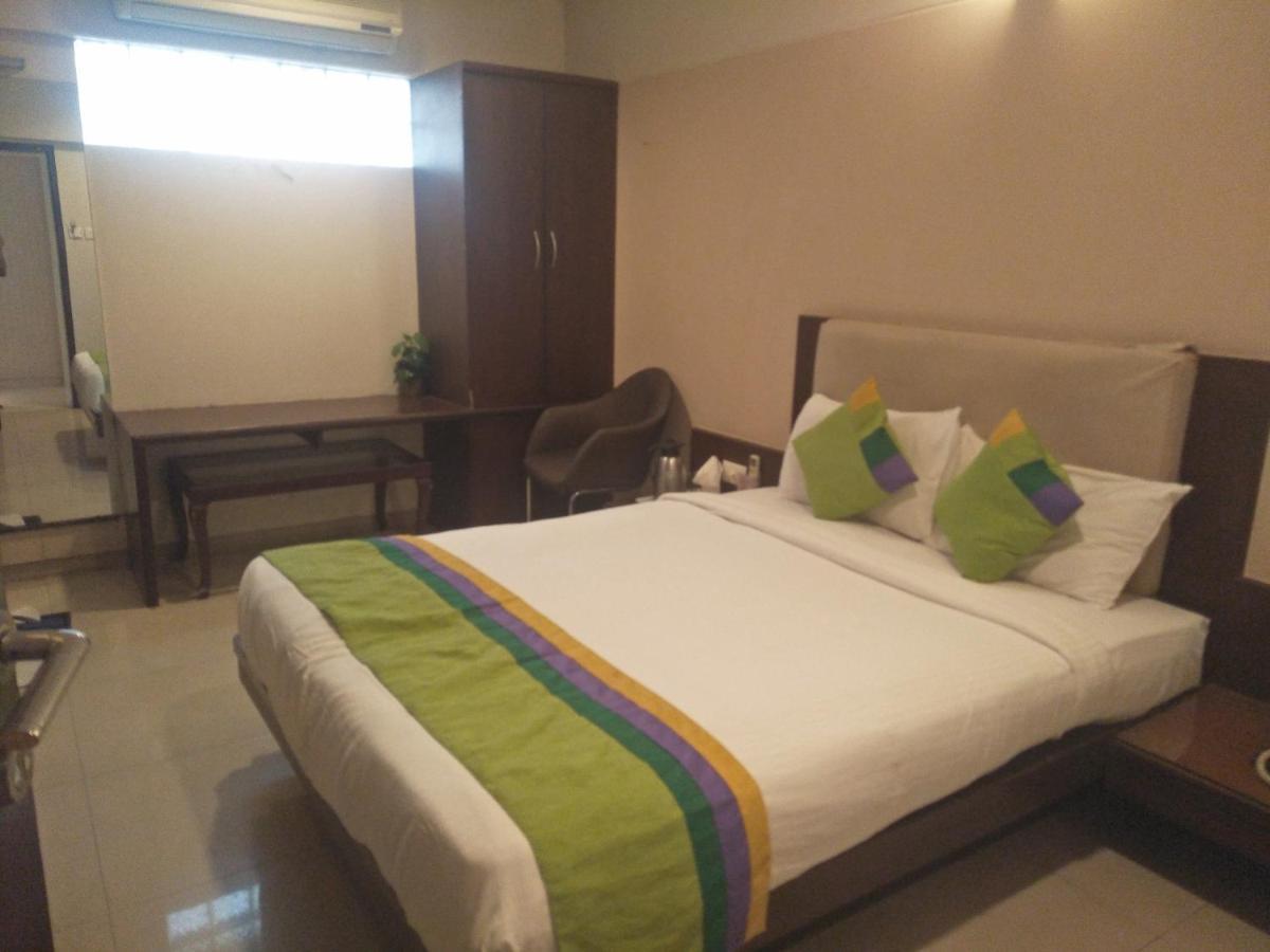Treebo Trend Hotel Basera Pune Exterior foto